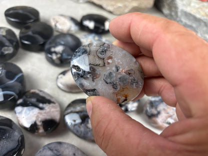 Black Flower Agate Palm Stone: Anxiety Relief Meditation Gift Home Decor Worry Pocket Stress Anxiety Meditation Worry Anxiety Distraction