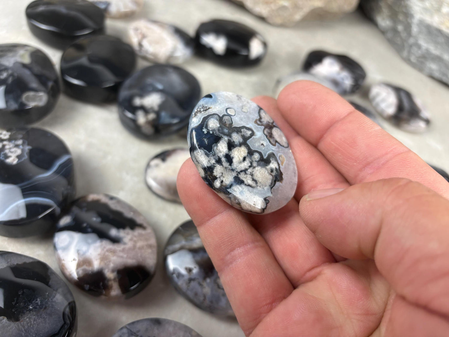 Black Flower Agate Palm Stone: Anxiety Relief Meditation Gift Home Decor Worry Pocket Stress Anxiety Meditation Worry Anxiety Distraction