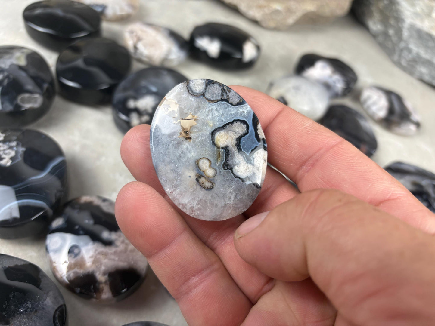 Black Flower Agate Palm Stone: Anxiety Relief Meditation Gift Home Decor Worry Pocket Stress Anxiety Meditation Worry Anxiety Distraction