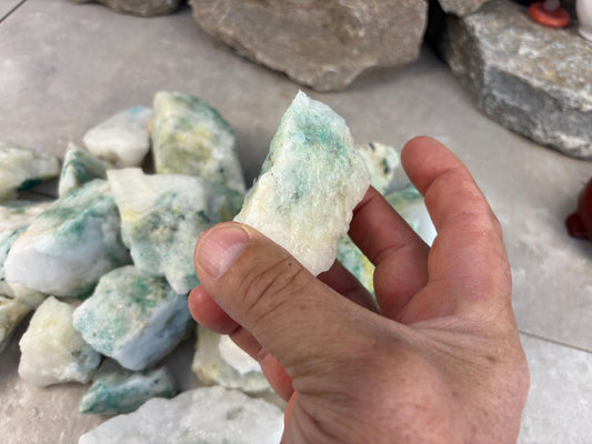 Peruvian Chrysocolla in Quartz Raw Stone Palm Stone Arts and Crafts Birthday Crystal for Anxiety Relief Home Decor Worry Pocket Anxiety Gift