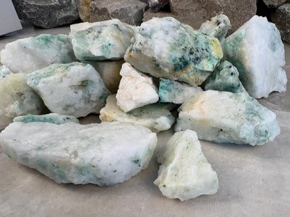 Peruvian Chrysocolla in Quartz Raw Stone Palm Stone Arts and Crafts Birthday Crystal for Anxiety Relief Home Decor Worry Pocket Anxiety Gift