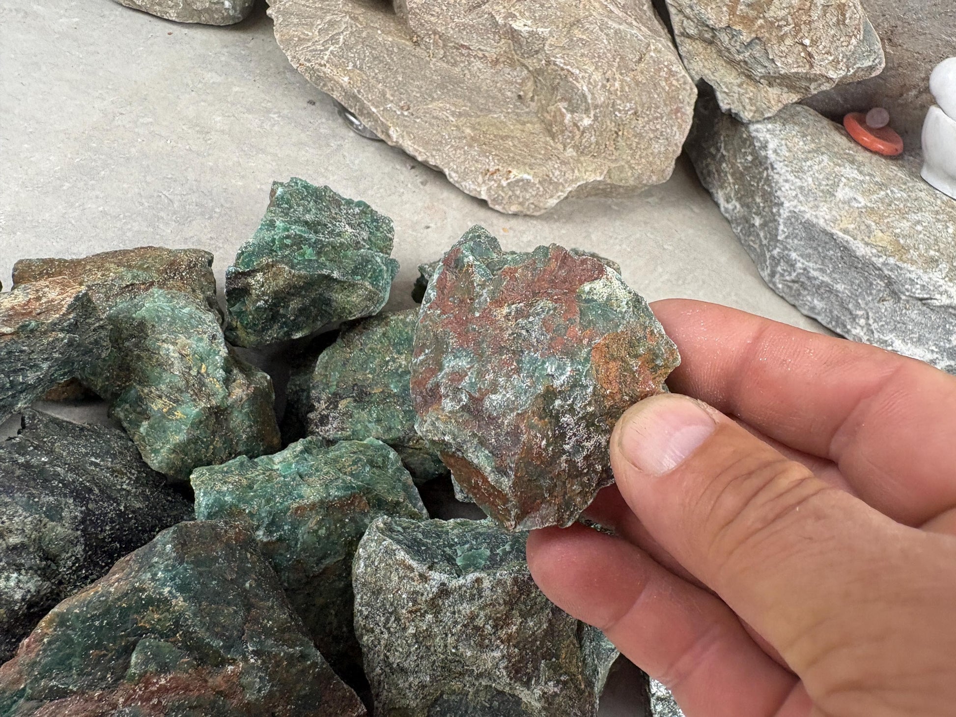 Raw Zimbabwe Makuwa Soapstone Anxiety Relief Meditation Gift Home Decor Worry Pocket Stress Anxiety Palm African Jade Arts Crafts