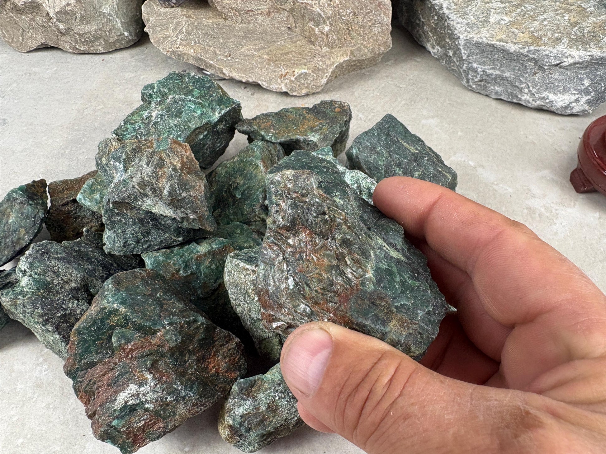 Raw Zimbabwe Makuwa Soapstone Anxiety Relief Meditation Gift Home Decor Worry Pocket Stress Anxiety Palm African Jade Arts Crafts