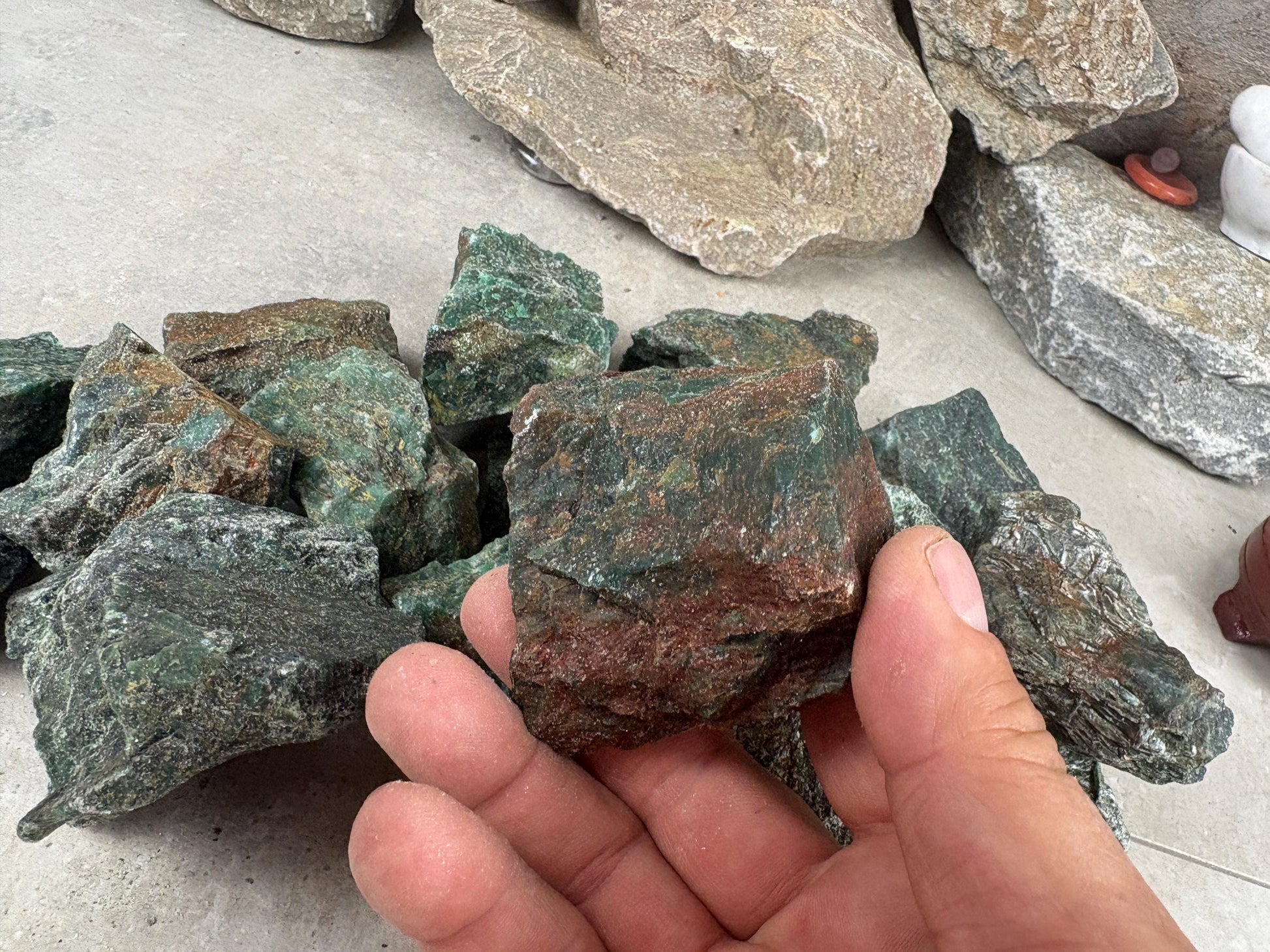 Raw Zimbabwe Makuwa Soapstone Anxiety Relief Meditation Gift Home Decor Worry Pocket Stress Anxiety Palm African Jade Arts Crafts