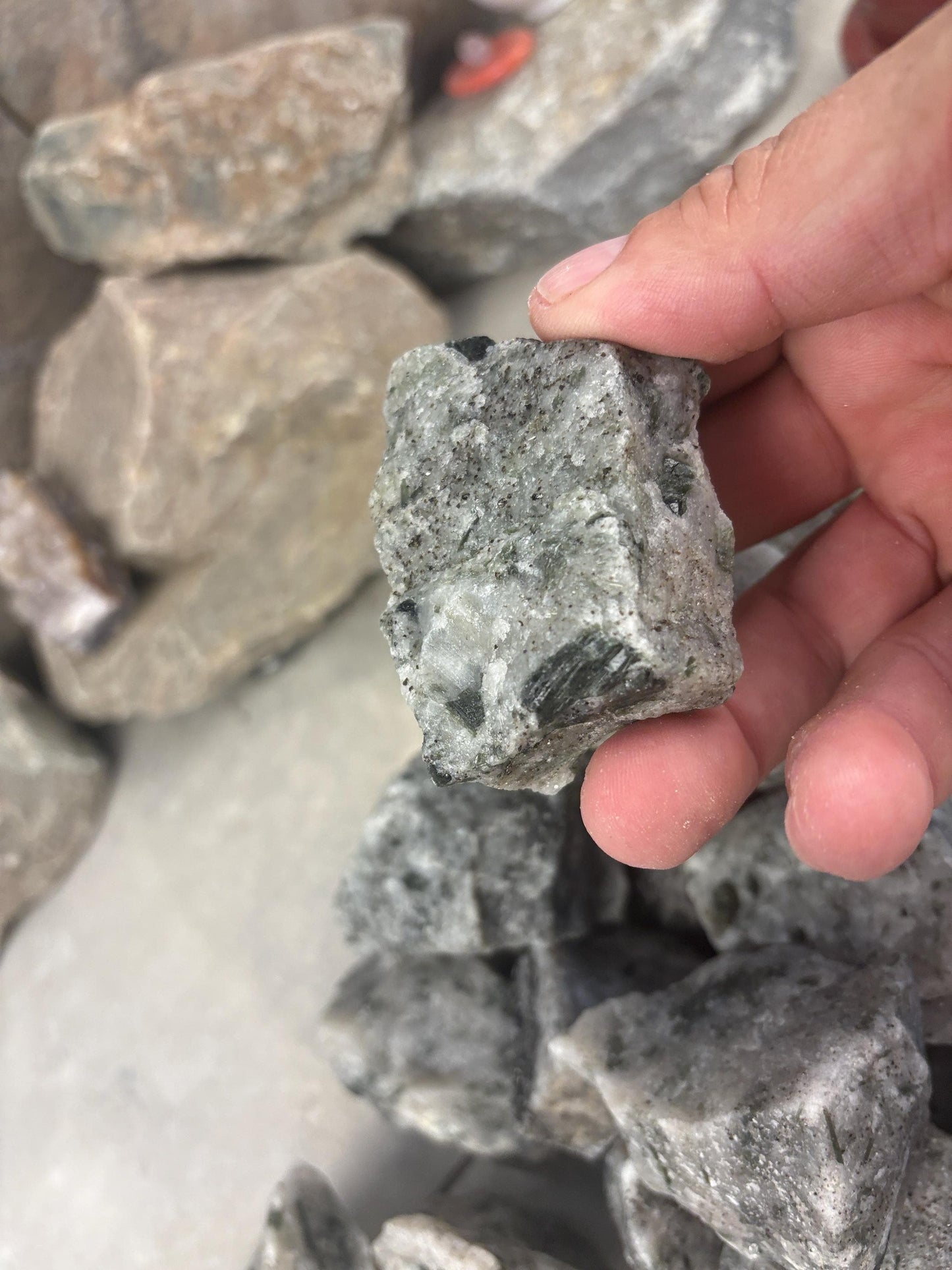 Raw Kunar Afghan Green Tourmaline Crystals Natural Crystal Worry Stone Home Decor Anxiety Distraction Birthday Christmas Arts Craft