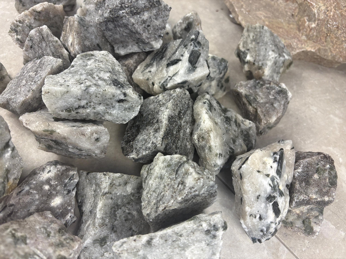 Raw Kunar Afghan Green Tourmaline Crystals Natural Crystal Worry Stone Home Decor Anxiety Distraction Birthday Christmas Arts Craft