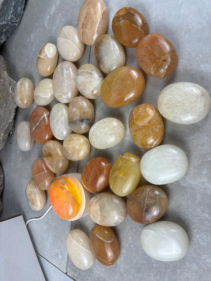 Rajasthan Indian Citrine Crystal Polished Carved Crystal for Meditation Home Decor Calming Pocket Anxiety Decorative Talisman Gift Birthday