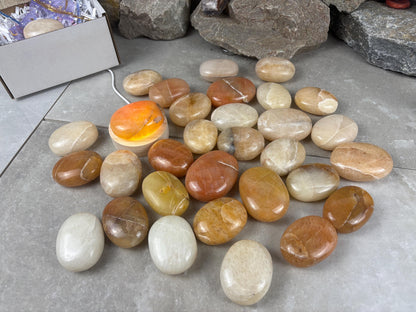 Rajasthan Indian Citrine Crystal Polished Carved Crystal for Meditation Home Decor Calming Pocket Anxiety Decorative Talisman Gift Birthday