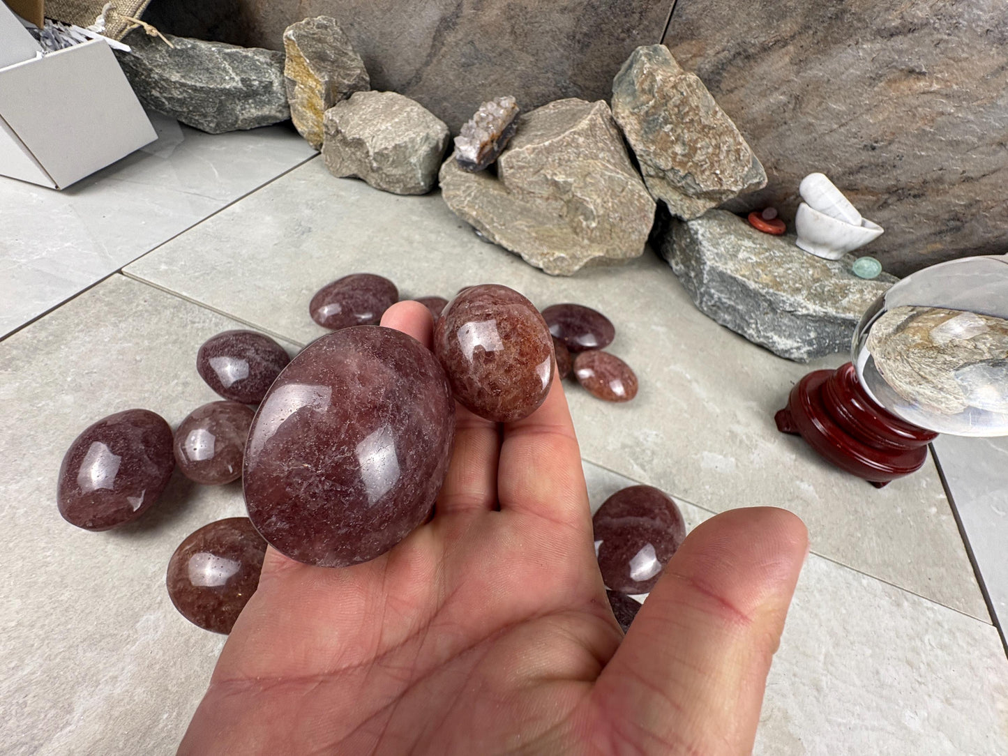 Arkansas Strawberry Quartz Palm Carving Polished Healing Stones Home Decor Arts Crafts Pocket Anxiety Stress Distraction Gift