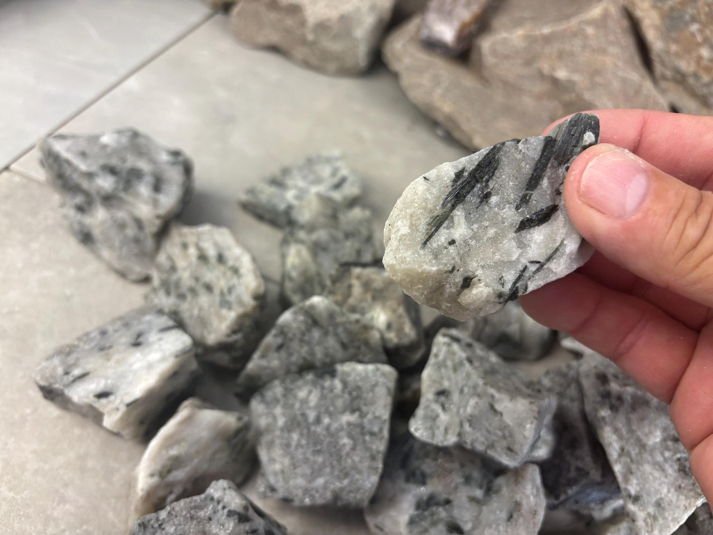 Raw Kunar Afghan Green Tourmaline Crystals Natural Crystal Worry Stone Home Decor Anxiety Distraction Birthday Christmas Arts Craft