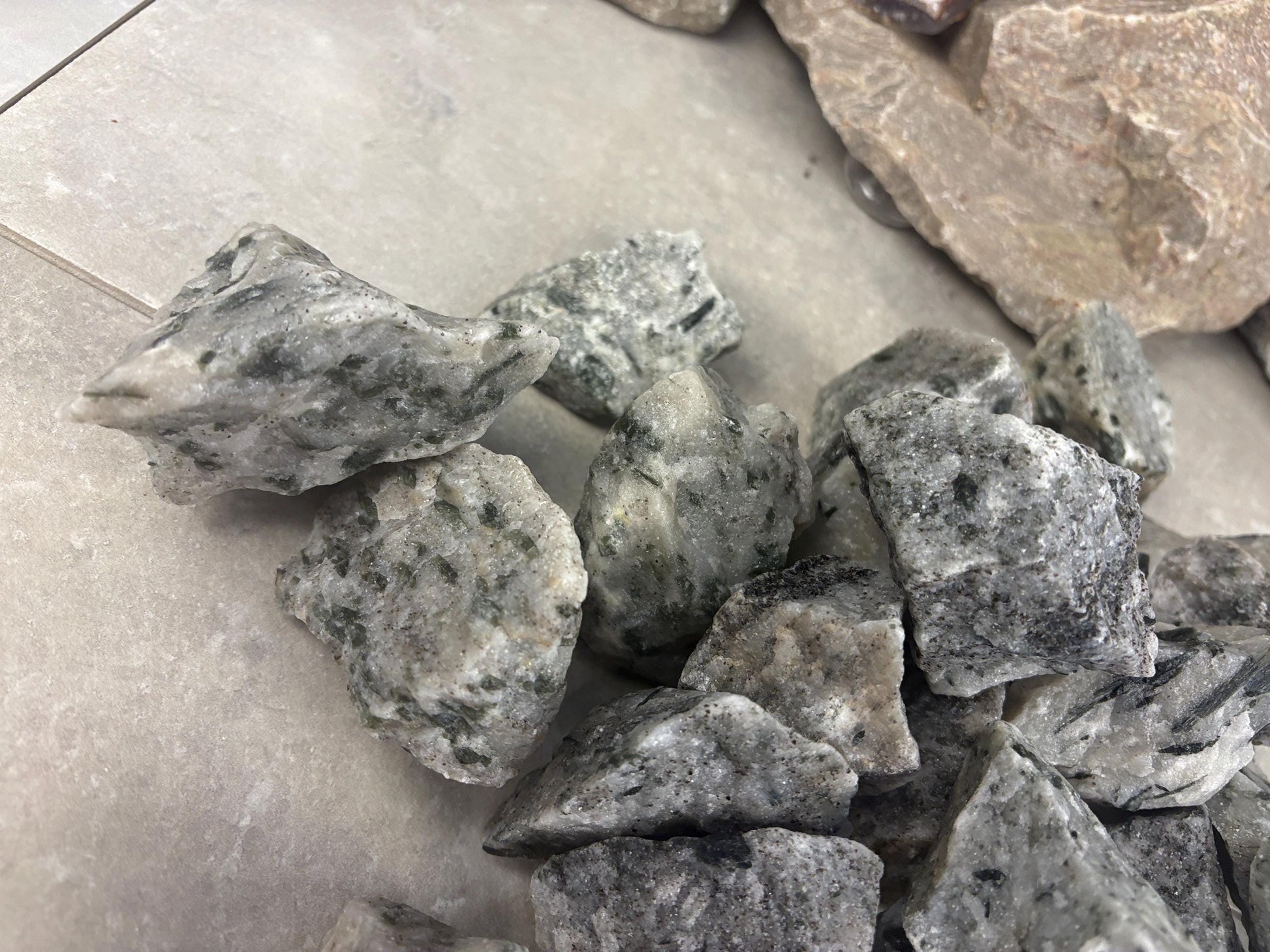 Raw Kunar Afghan Green Tourmaline Crystals Natural Crystal Worry Stone Home Decor Anxiety Distraction Birthday Christmas Arts Craft
