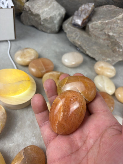 Rajasthan Indian Citrine Crystal Polished Carved Crystal for Meditation Home Decor Calming Pocket Anxiety Decorative Talisman Gift Birthday