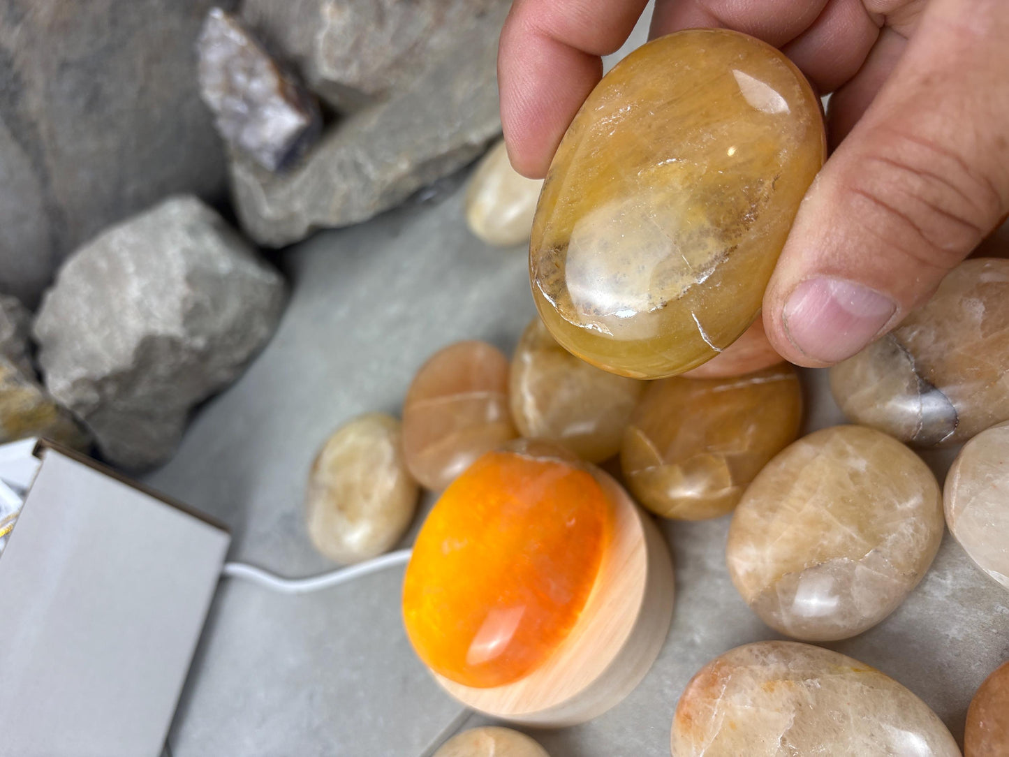 Rajasthan Indian Citrine Crystal Polished Carved Crystal for Meditation Home Decor Calming Pocket Anxiety Decorative Talisman Gift Birthday