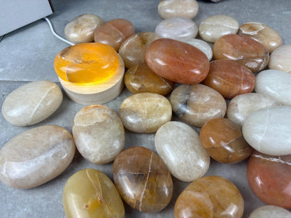 Rajasthan Indian Citrine Crystal Polished Carved Crystal for Meditation Home Decor Calming Pocket Anxiety Decorative Talisman Gift Birthday