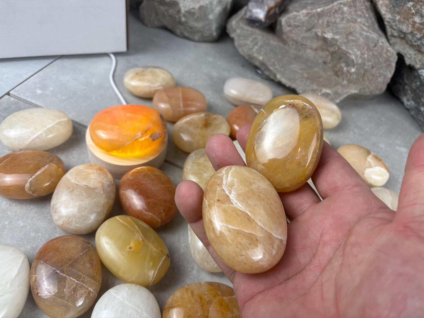 Rajasthan Indian Citrine Crystal Polished Carved Crystal for Meditation Home Decor Calming Pocket Anxiety Decorative Talisman Gift Birthday
