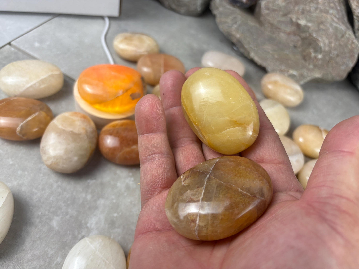 Rajasthan Indian Citrine Crystal Polished Carved Crystal for Meditation Home Decor Calming Pocket Anxiety Decorative Talisman Gift Birthday