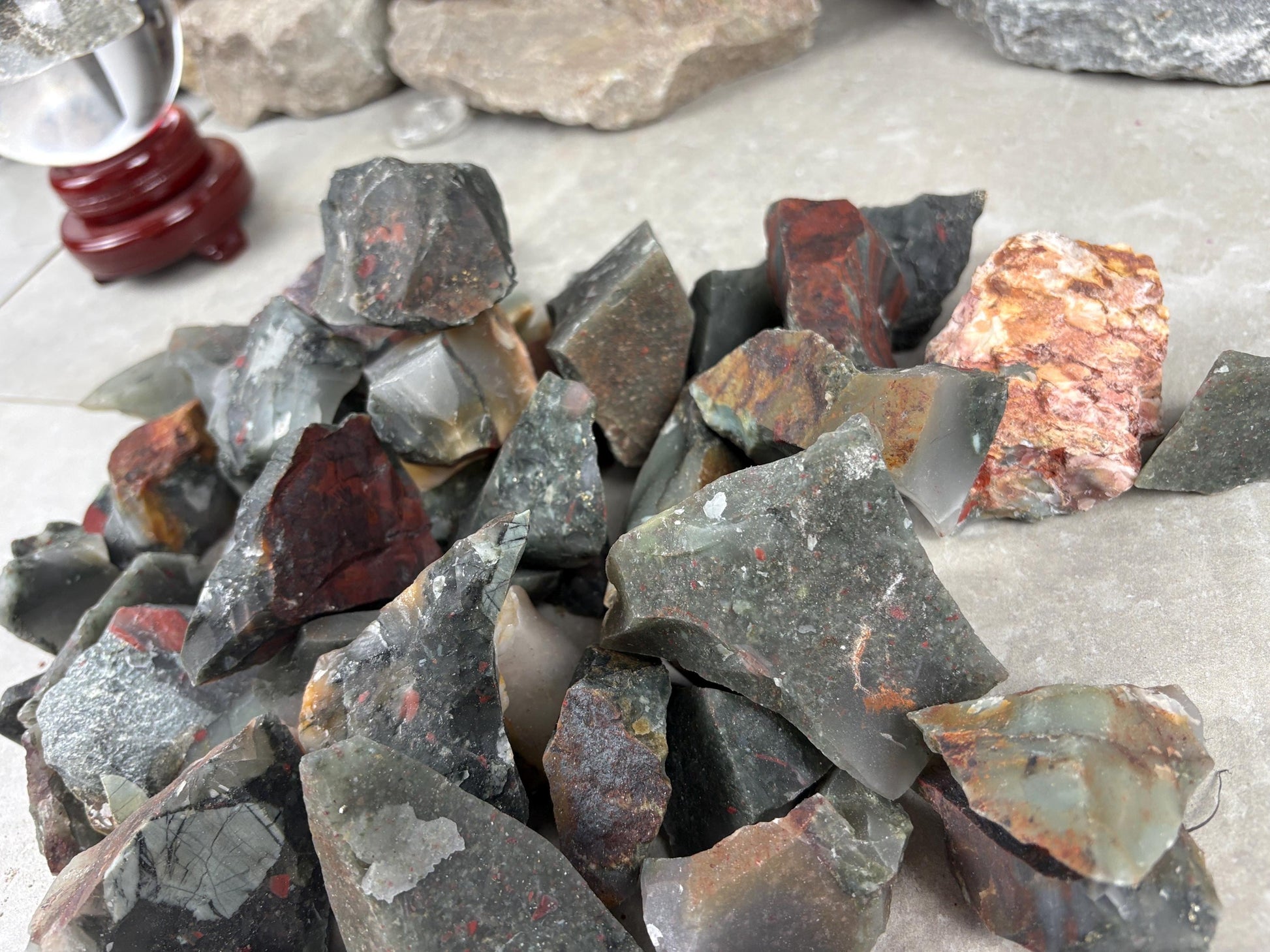 Rajasthan Raw Indian Blood Stone Rough Crystal Carved Stone for Anxiety Relief Arts and Crafts Meditation Birthday Gift