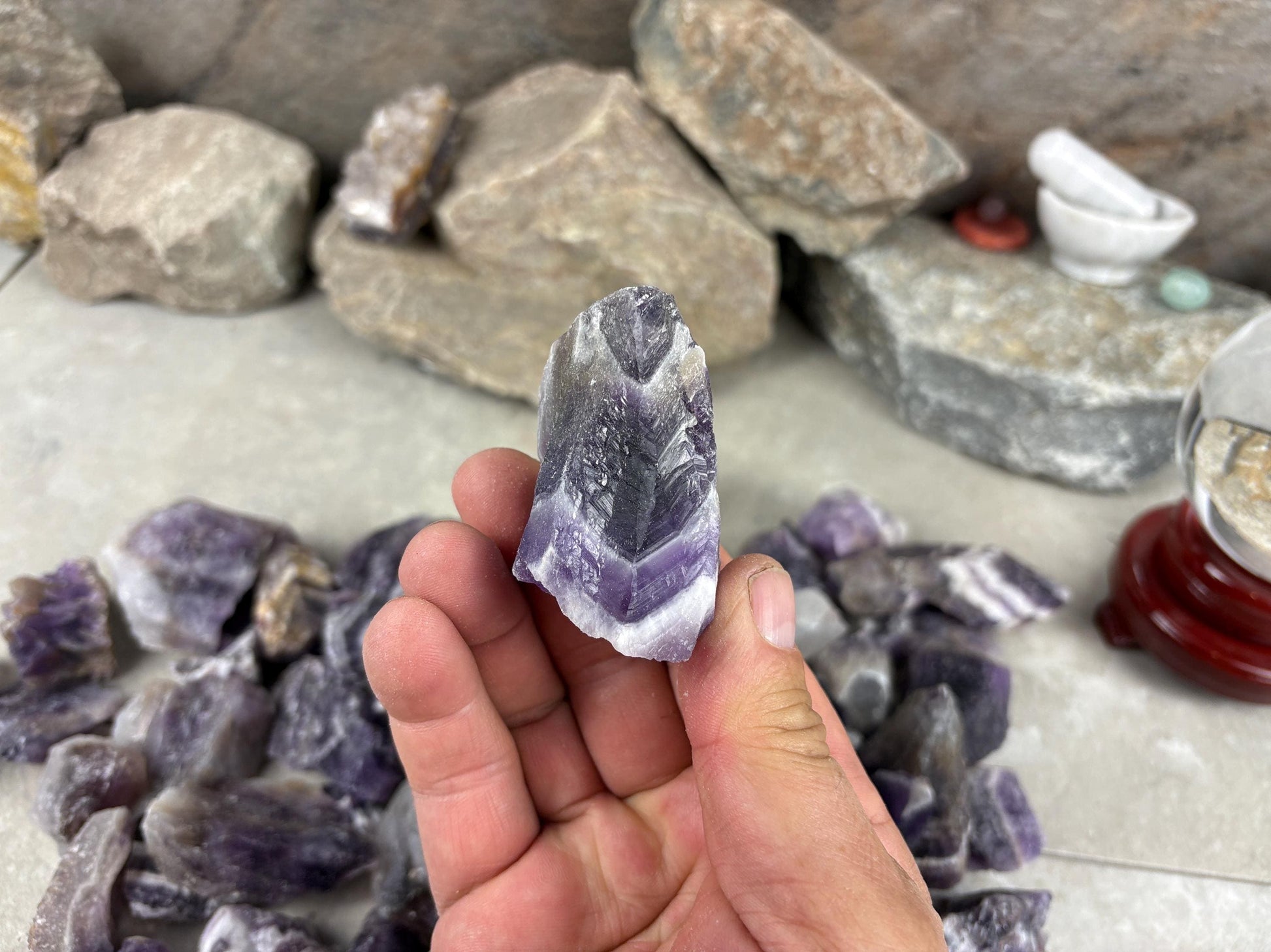 Madhya Pradesh Raw Saputra Chevron Amethyst High Frequency Home Decor Craft Supplies Energy Healing Stone Crystal Gift Birthday Anxiety