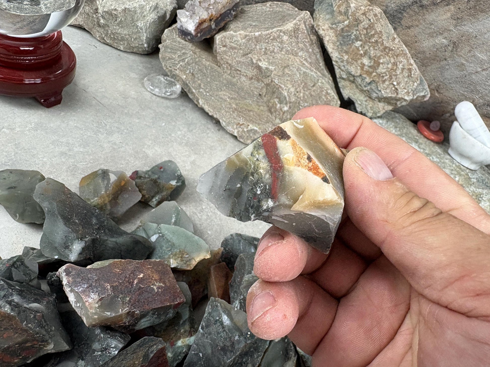 Rajasthan Raw Indian Blood Stone Rough Crystal Carved Stone for Anxiety Relief Arts and Crafts Meditation Birthday Gift