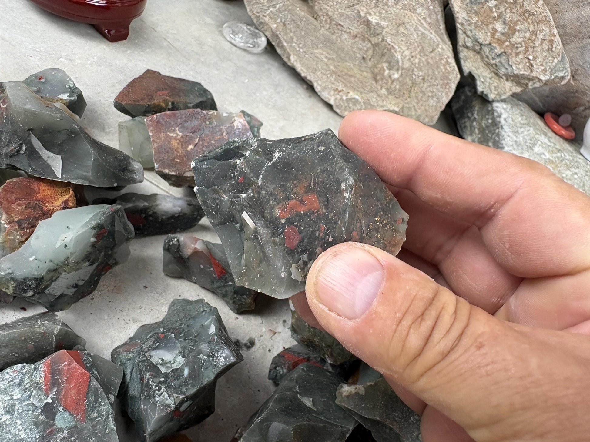 Rajasthan Raw Indian Blood Stone Rough Crystal Carved Stone for Anxiety Relief Arts and Crafts Meditation Birthday Gift