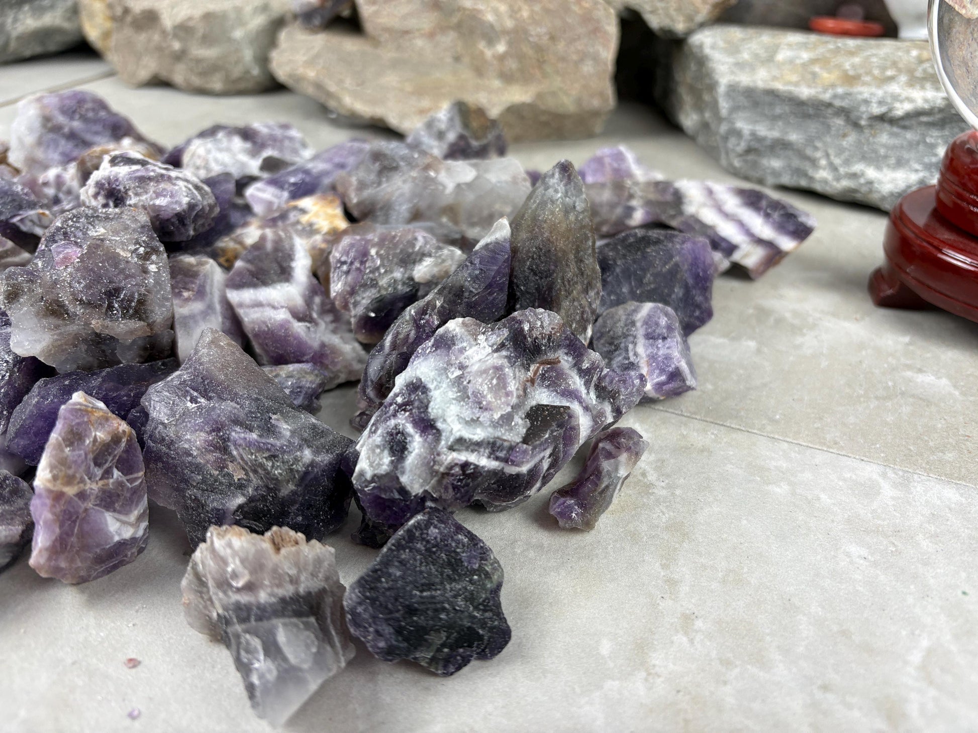 Madhya Pradesh Raw Saputra Chevron Amethyst High Frequency Home Decor Craft Supplies Energy Healing Stone Crystal Gift Birthday Anxiety