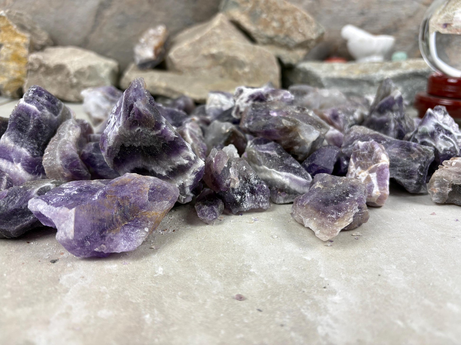 Madhya Pradesh Raw Saputra Chevron Amethyst High Frequency Home Decor Craft Supplies Energy Healing Stone Crystal Gift Birthday Anxiety