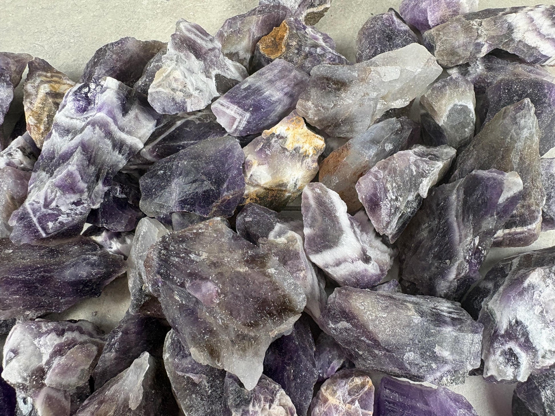 Madhya Pradesh Raw Saputra Chevron Amethyst High Frequency Home Decor Craft Supplies Energy Healing Stone Crystal Gift Birthday Anxiety