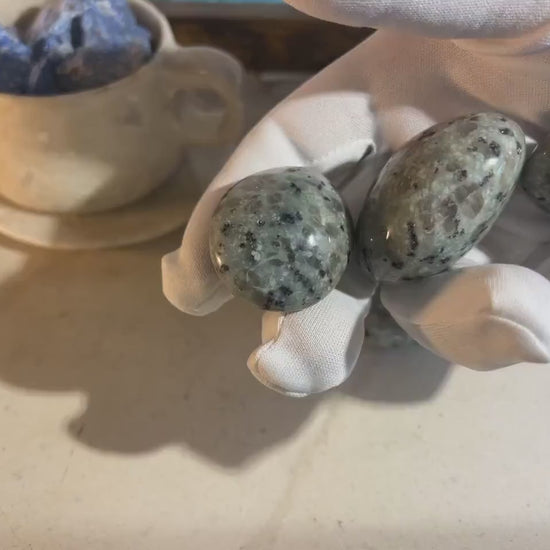 Kiwi Jasper Palm Stone: Polished Crystal for Calm & Distraction