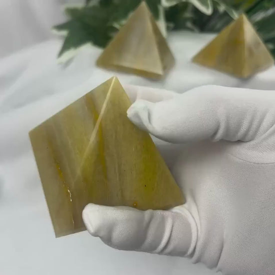 Yellow Aventurine Crystal Pyramid: Polished Meditation Decor