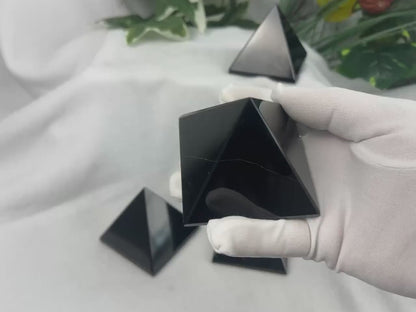 Gujarat Black Agate Pyramid: Polished Crystal Meditation Stone