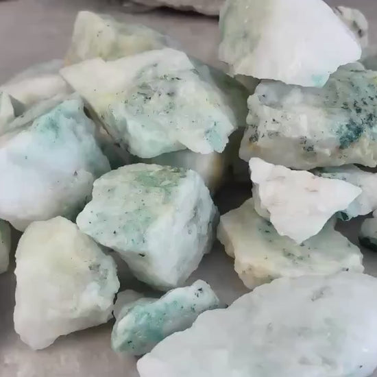 Peruvian Chrysocolla in Quartz Raw Stone Palm Stone Arts and Crafts Birthday Crystal for Anxiety Relief Home Decor Worry Pocket Anxiety Gift