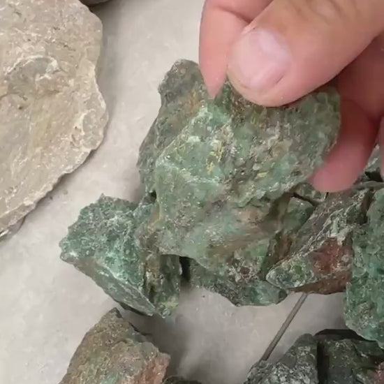 Raw Zimbabwe Makuwa Soapstone Anxiety Relief Meditation Gift Home Decor Worry Pocket Stress Anxiety Palm African Jade Arts Crafts