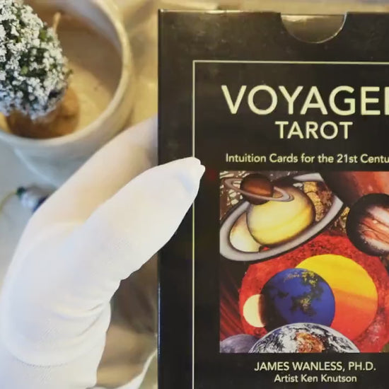 Voyager Tarot Deck: Original Licensed Full-Size with Guidebook