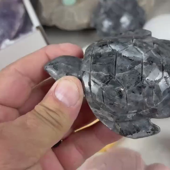 Peruvian Crystal Sea Turtle Carving: Polished Gemstone Feng Shui Decor