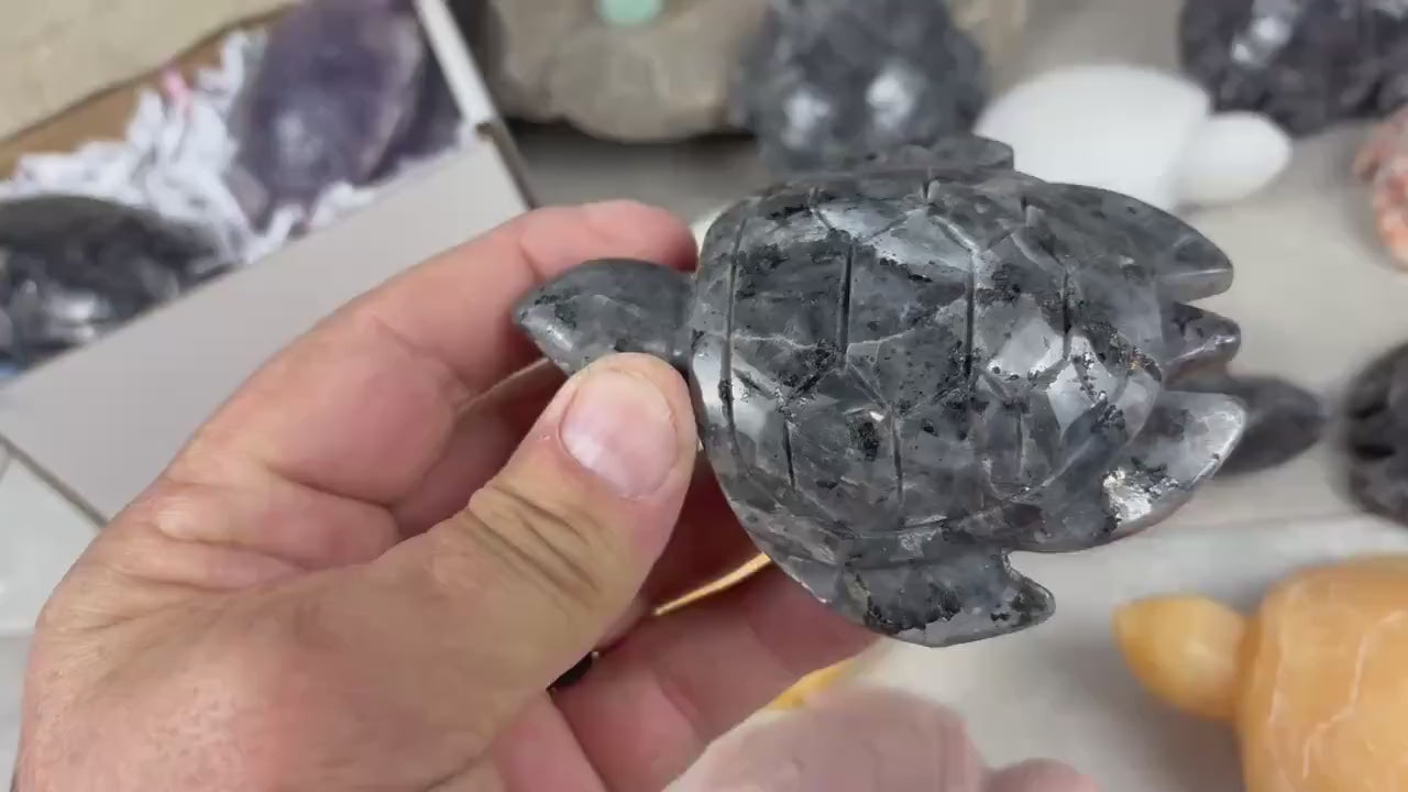 Peruvian Crystal Sea Turtle Carving: Polished Gemstone Feng Shui Decor